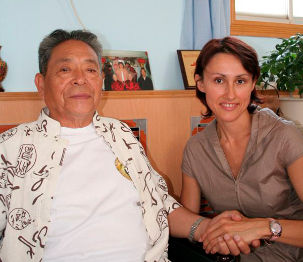 Famous taiji master Feng Zhiqiang and Zulfiya Khazheyeva. 2006 Beijing. China.